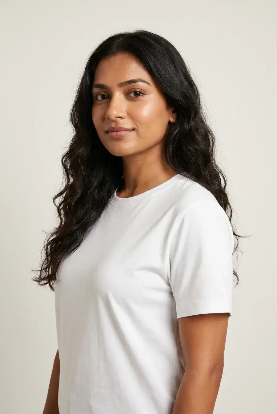 Uwear demo avatar Adult Woman - South Asian with avatar ID 21662